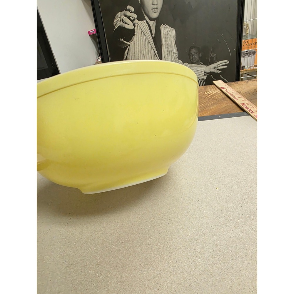 Vintage Pyrex 404 Yellow Primary Mixing Bowl 4 Quart Milk Glass 10.5 Inch - Picture 8 of 11